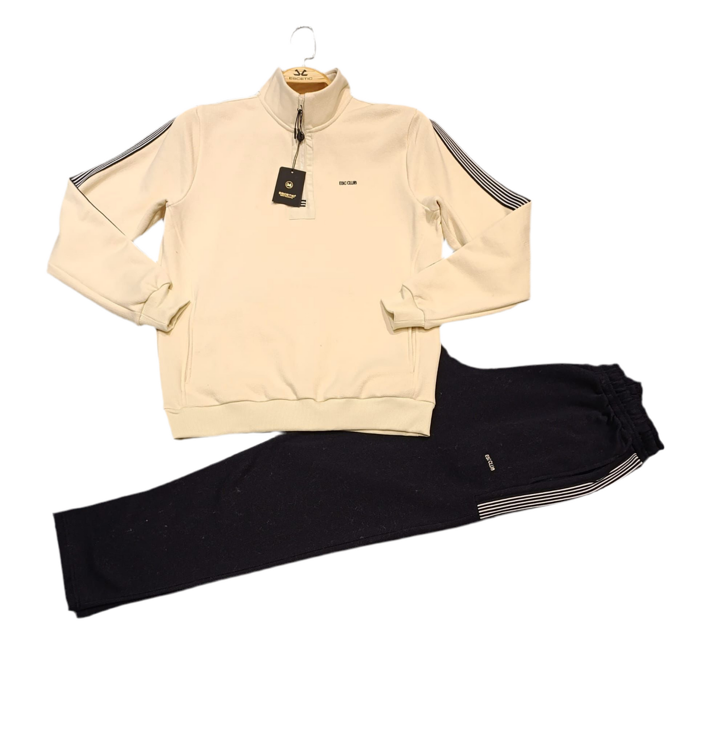 Luxury outdoor Tracksuit Men available 3 colors 3137